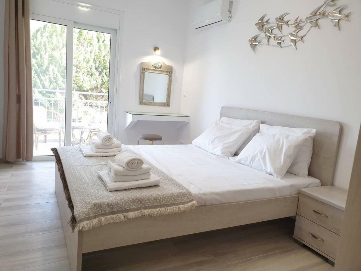 Sea Breeze Villa Haraki